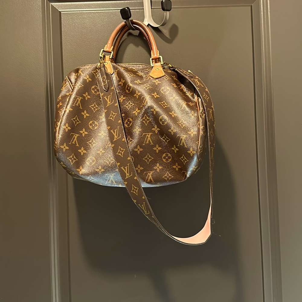 Speedy with strap
